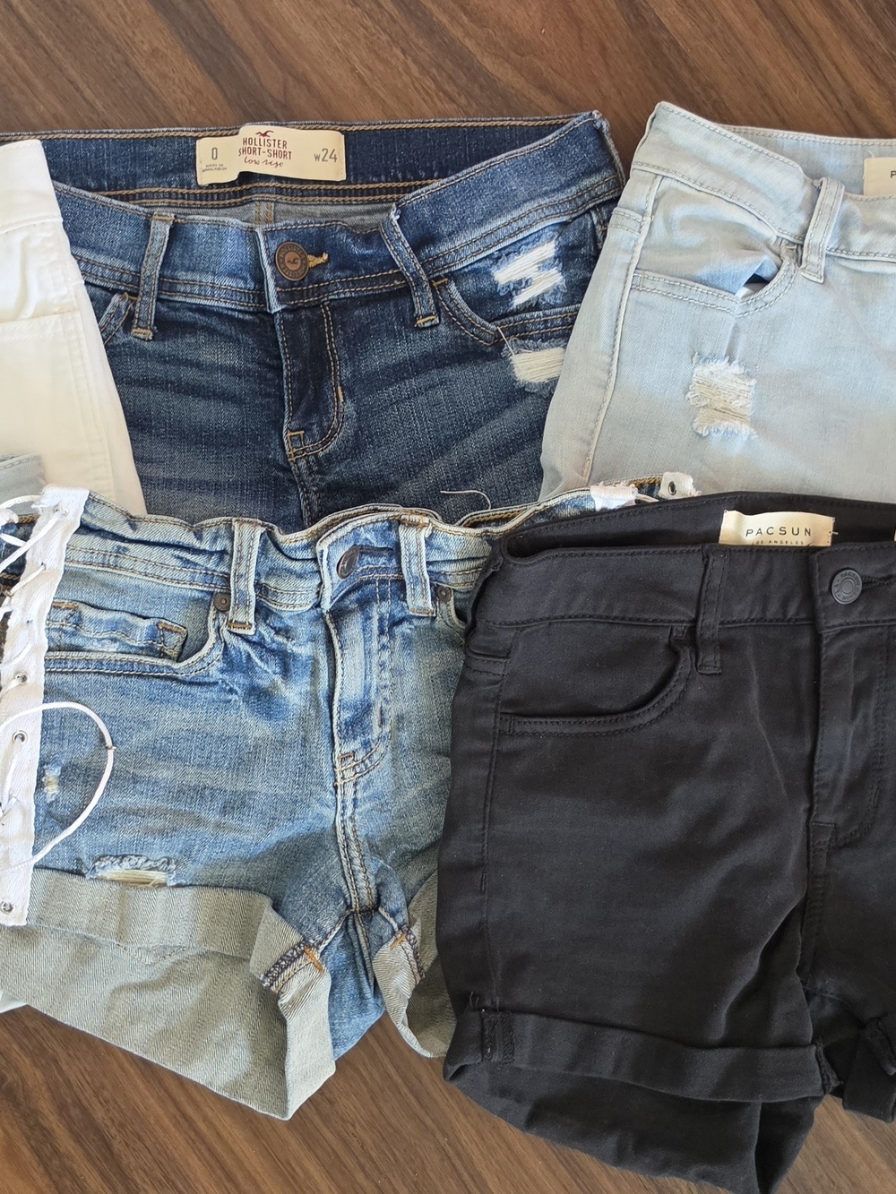 Hollister, Pacsun, Eunina, Bullhead Denim & Black Cropped Shorts 6 Bundle